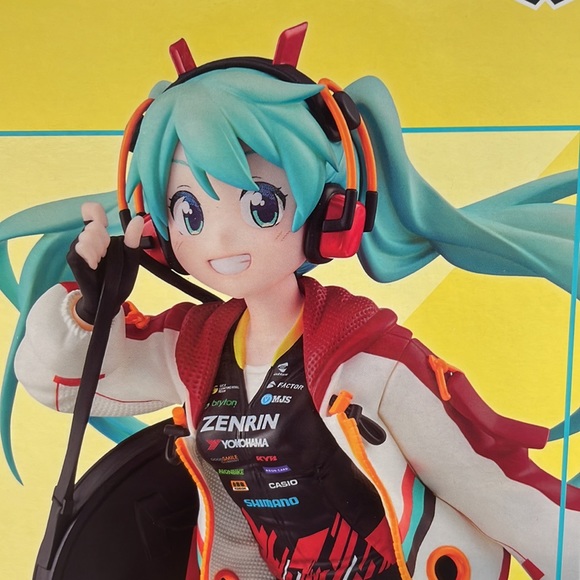 Espresto est - Racing Hatsune Miku Figure (2020 TeamUKYO ver.) - Picture 6 of 8